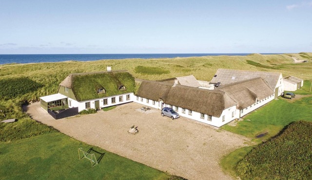 5 bedroom beautiful home in Ulfborg