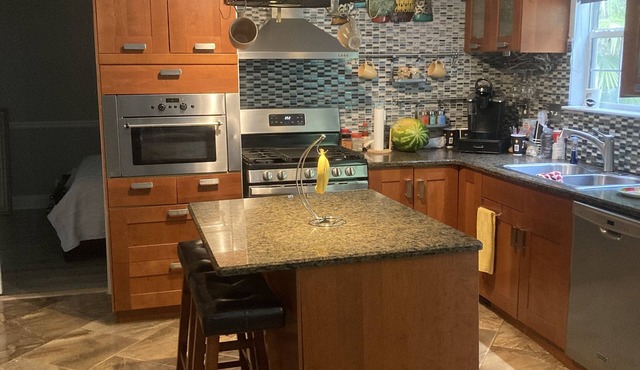 5 Bedroom Beauty w/New Jacuzzi