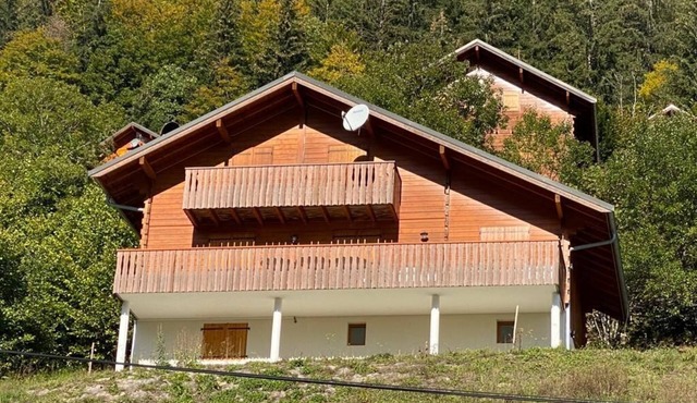 5-bedroom chalet with private sauna and stunning views