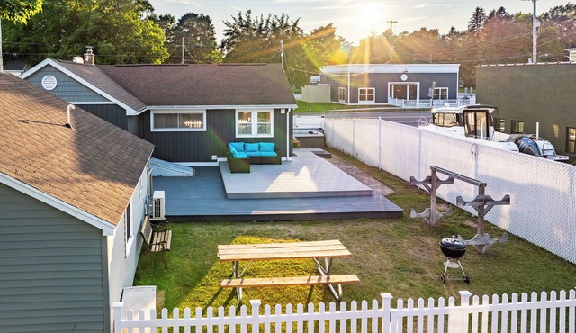 5 Bedroom Combo/ARCADIA RESORT/Cabin 7 + 3 Bedroom House/HOT TUB