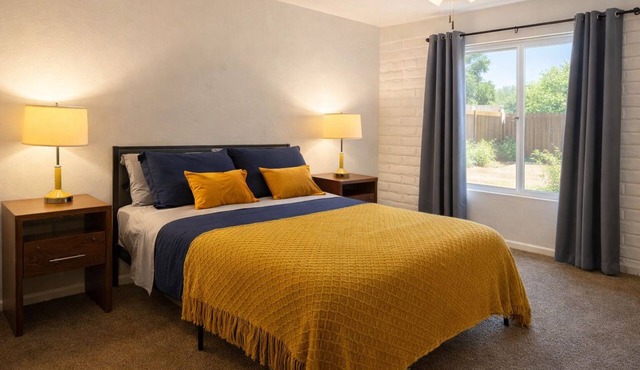 5 Bedroom Corporate & Family Home,High-Speed WiFi,Parking,Prime Tucson Location