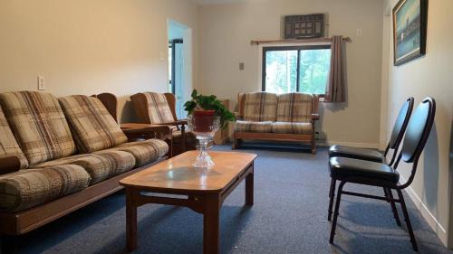 5 Bedroom Cottage at Rice Lake