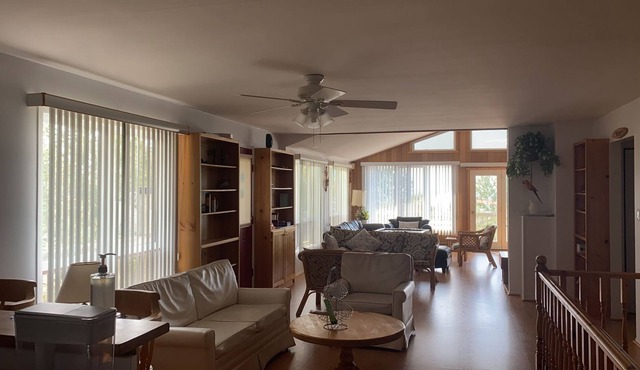 5 Bedroom Cottage for Rent in Wasaga Beach