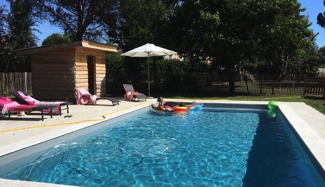 5 bedroom country house + swimming pool 10 min from Bordeaux