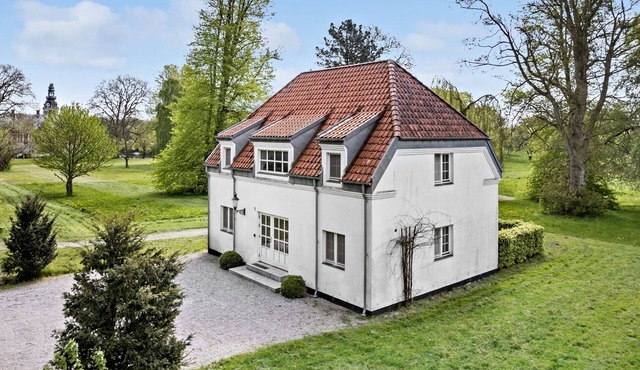 5 bedroom cozy home in Faaborg