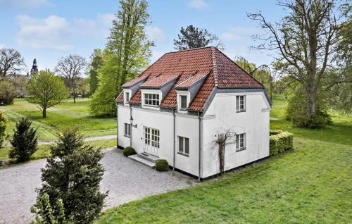 5 Bedroom Cozy Home In Faaborg