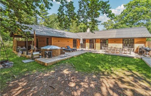 5 Bedroom Cozy Home In Nexø