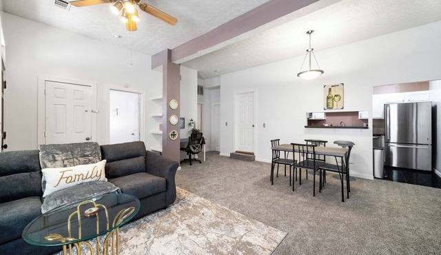 5-bedroom Duplec in Collins, amazing Columbus