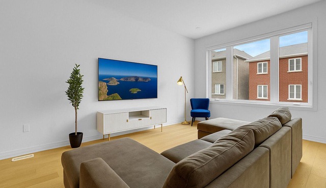 5 Bedroom Estate | Sleeps17 | 65"TV