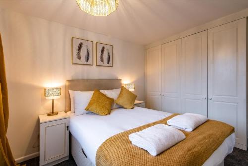 5 Bedroom Family & Contractor House in Nuthall, Nottingham - Sleeps 9 - By CircleWay Homes