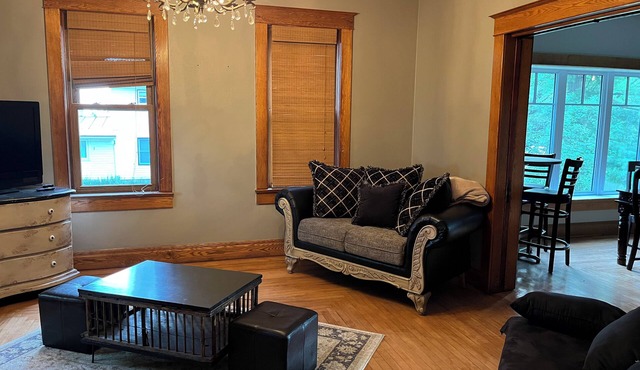 5-bedroom farmhouse on 10acres