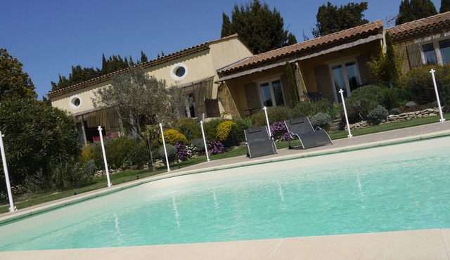5 bedrooms and suites with 5 bathrooms Charming mas in Maussane les alpilles calm and privacy