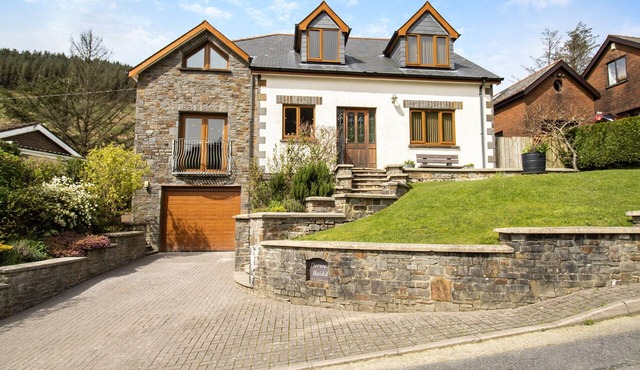 5 bedroom accommodation in llanafan/Aberystwyth