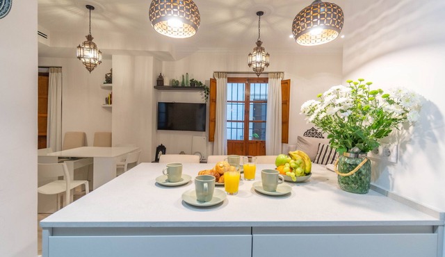 5-Bedroom Gem House in the Heart of Seville. 5 min from the cathedral