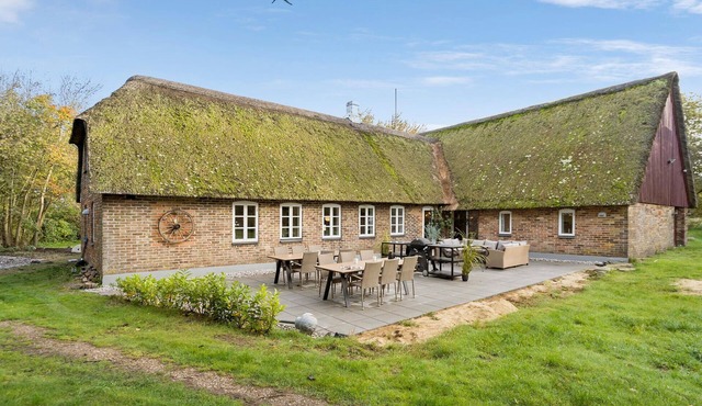 5 bedroom gorgeous home in Ulfborg