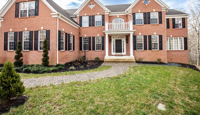 5 Bedroom Home with Pool & Hotub