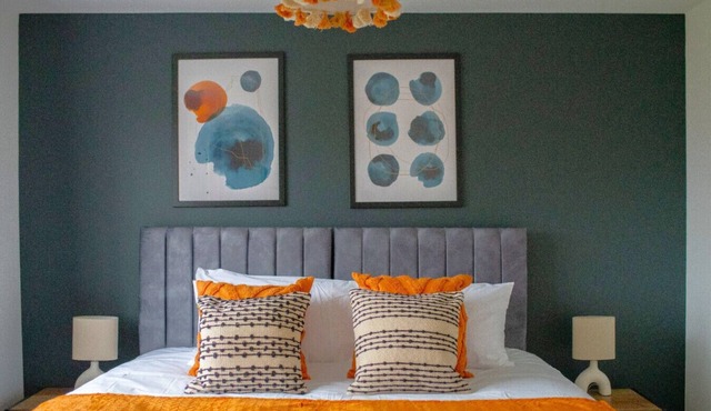 5 Bedroom House Cheltenham