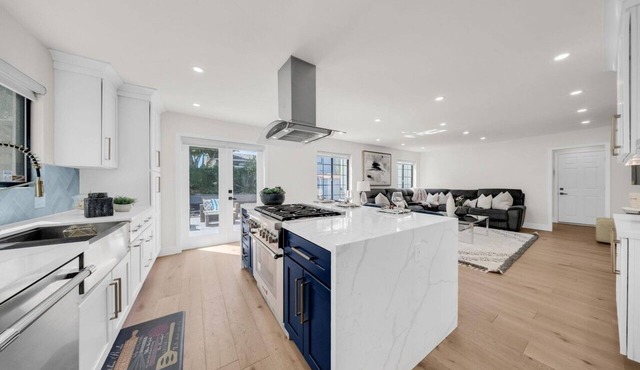 5-bedroom house in a friendly neighborhood