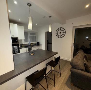 5 bedroom house in petts wood