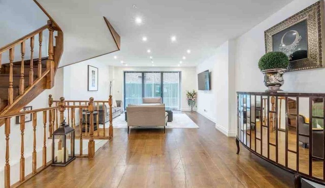 5 Bedroom House in Prime Chelsea