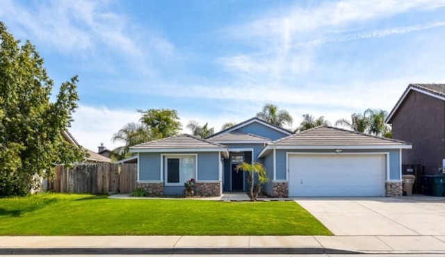 5 Bedroom House in Beautiful NW Bakersfield