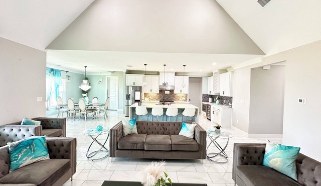 5 bedroom house near COTA AUS