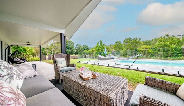 5 Bedroom house, pool, wifi, fire place, sauna