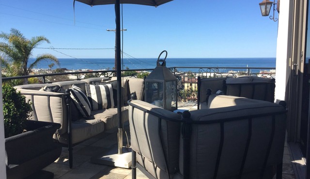 5-bedroom house with panoramic ocean views, 1 block to downtown Manhattan Beach
