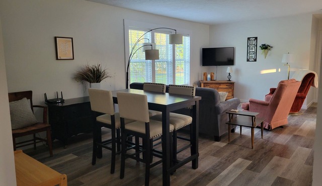 5-bedroom house with fitness room in Kalkaska. Perfect locationfor every season