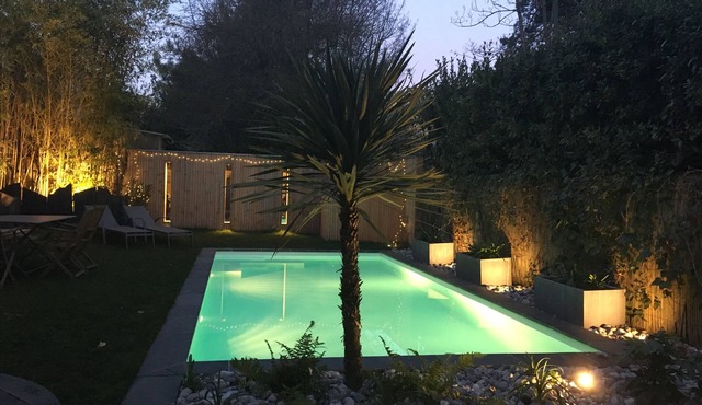 5-bedroom house with heated pool in Nantes close to shops