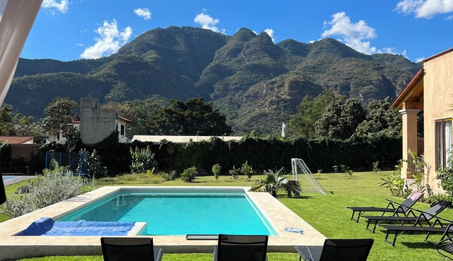 5-bedroom house with spectacular views of Malinalco with WiFi