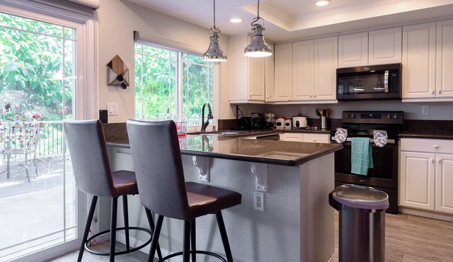 5 Bedroom House with Deck, BBQ, and Mountain Views - 13mi to Carlsbad Beach!