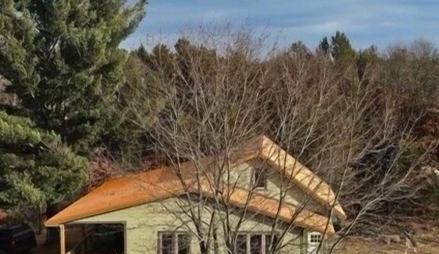 5-bedroom house with WiFi and AC in Nekoosa 12 min from Necedah sleeps 14