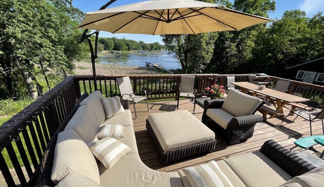 5 Bedroom Lake Home, On Private Wooded Acreage, 15 minutes from both downtowns.