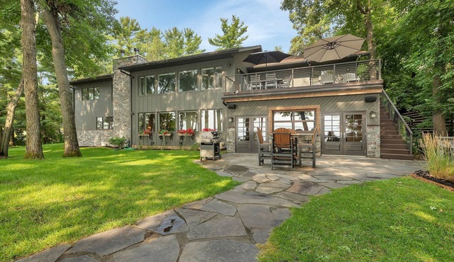 5 Bedroom Lake House w/Private Swimming Area on Gull Lake - Deck w/Amazing Views
