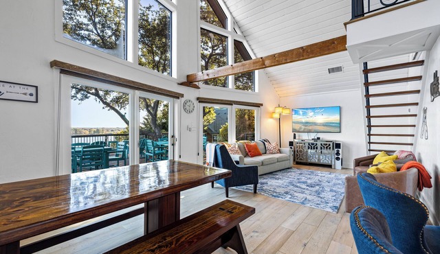 5 Bedroom Lake House w/Incredible View and Private Dock on the water