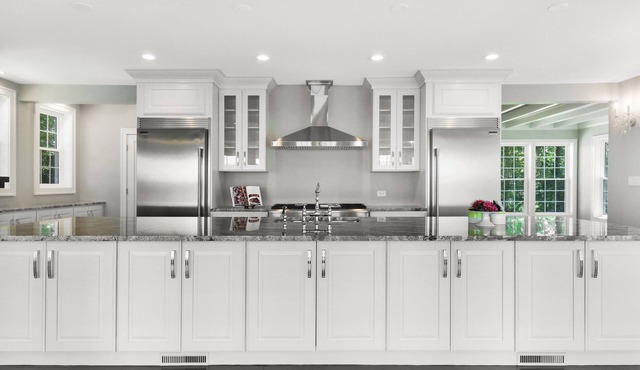 5 bedroom Lake Life Luxury with panoramic view from the patio