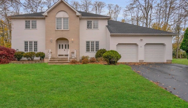 5 Bedroom Lavish Summer Oasis with Inground Pool