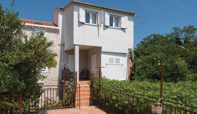 5 bedroom lovely home in Orebic