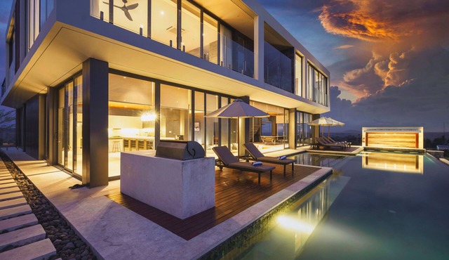 5-Bedroom Luxury Pool Residence, Selong Belanak Ocean View, Selong Selo Resort