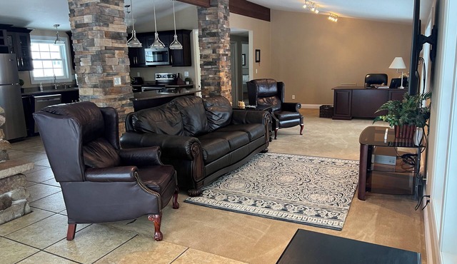5-Bedroom Luxury Lake Home W/600' with Pure Sand Swimming & 2.5Acre Private Lot
