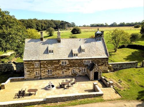 5 bedroom Manor with idyllic countryside views