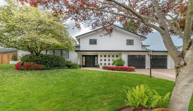 5 Bedroom Masterpiece in Eugene's BEST Location!