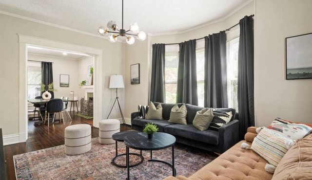 5 Bedroom! -Middle of KC