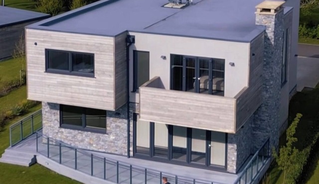 5 bedroom modern home Hayling Island nPeaceful family stays