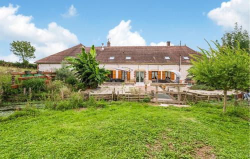 5 Bedroom Nice Home In Montigny-Les-Monts