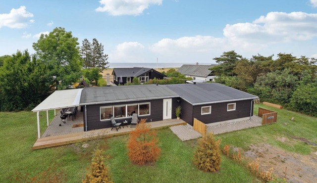 5 bedroom nice home in Asperup