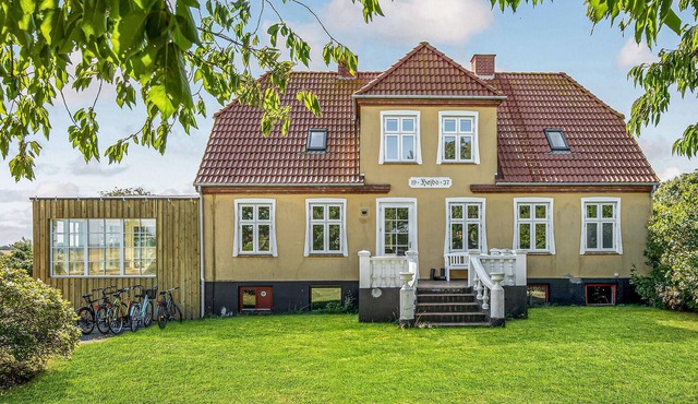 5 bedroom nice home in Svaneke