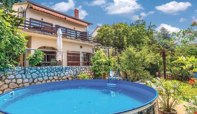 5 bedroom nice home in Dramalj