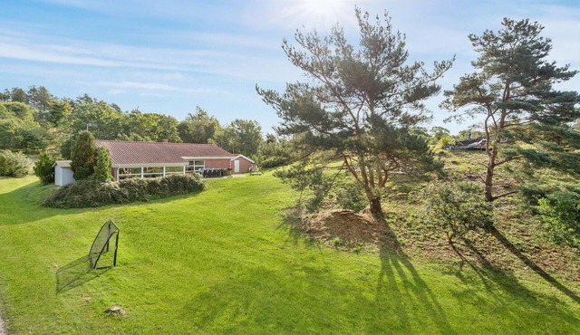 5 bedroom pet friendly home in Ebeltoft